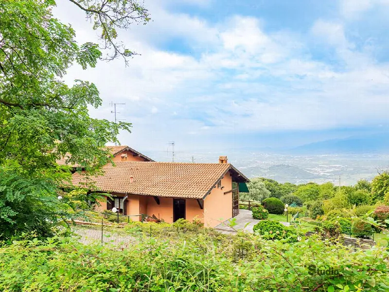 Villa in vendita a Colle Brianza - foto 1