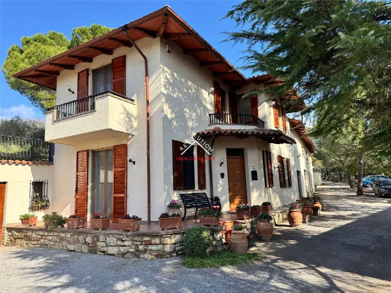Villa in vendita a Passignano sul Trasimeno - foto 1