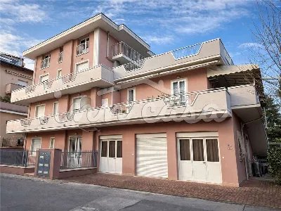 Palazzo/Stabile in vendita a Rimini - foto 1