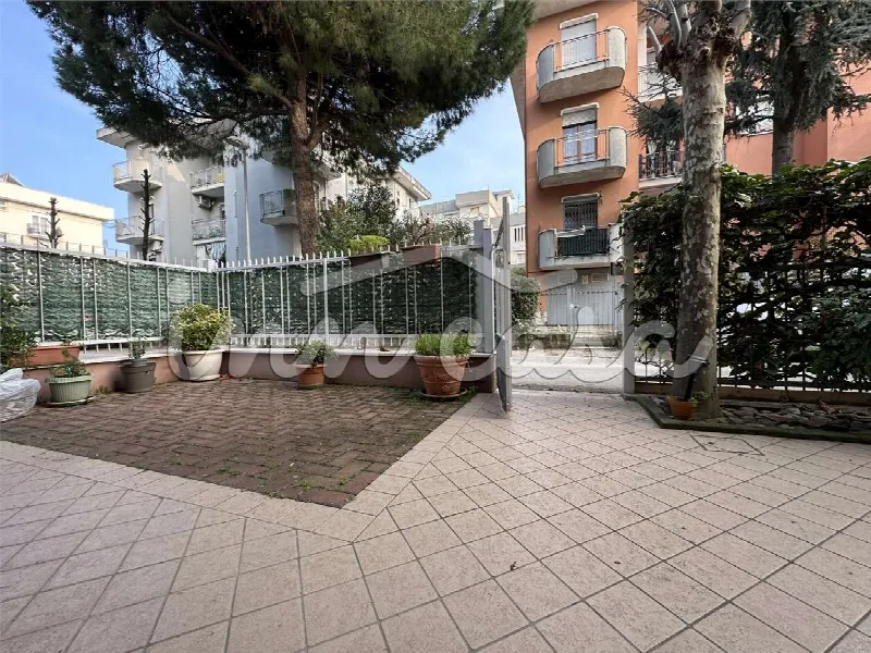 Palazzo/Stabile in vendita a Rimini - foto 2