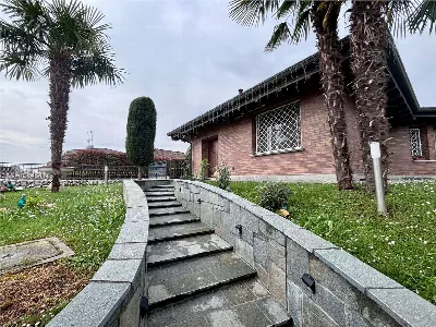 Villa in vendita a Bornasco - foto 1