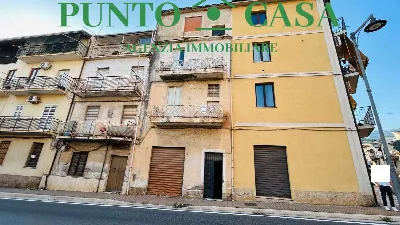 Palazzo/Stabile a Lamezia Terme