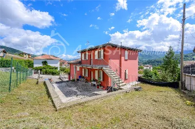 Villa a Borgo Val di Taro