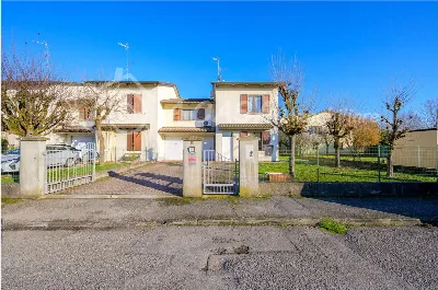 Villetta a schiera in vendita a Sissa - foto 2
