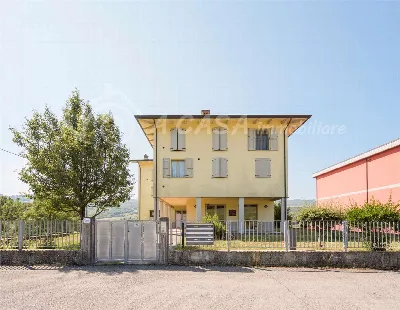 Appartamento in vendita a Corniglio - foto 1