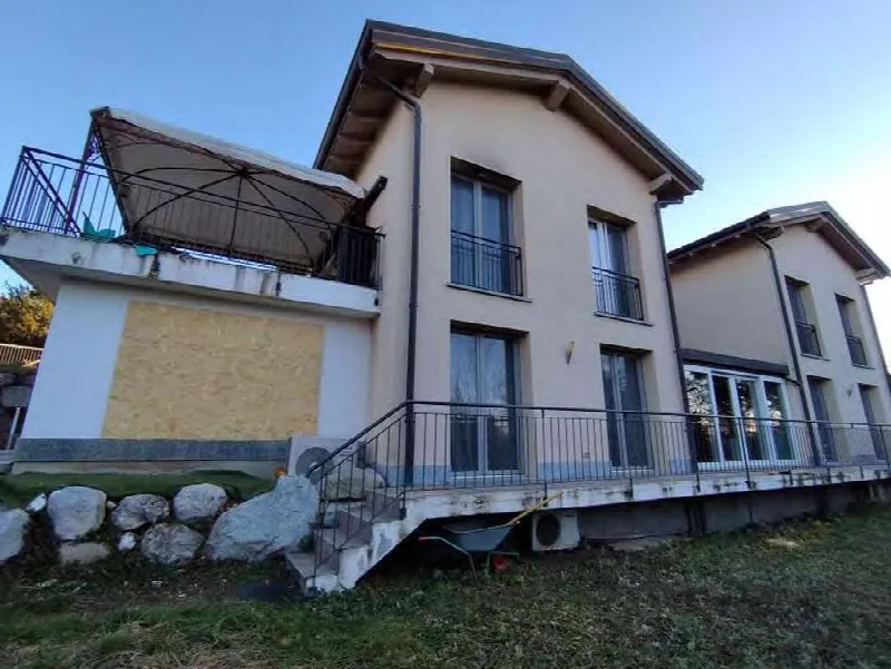 Villa in vendita a Barasso - foto 1