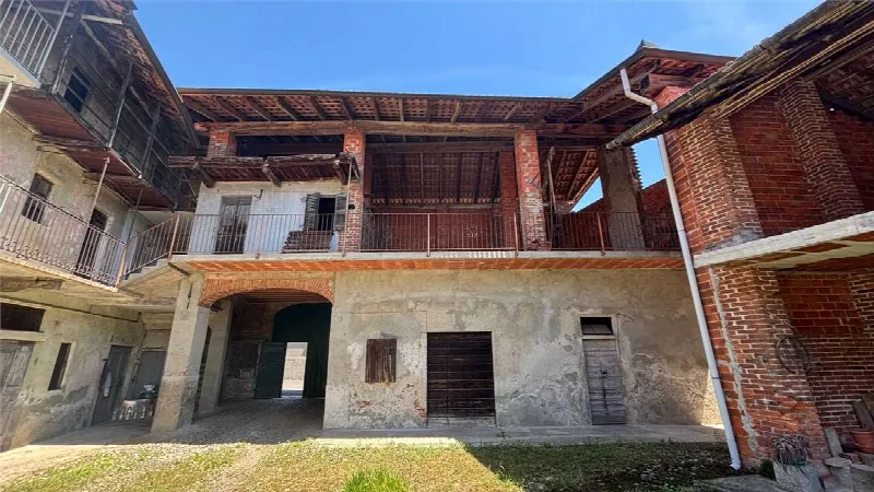 Rustico/Casale in vendita a Fara Novarese - foto 1