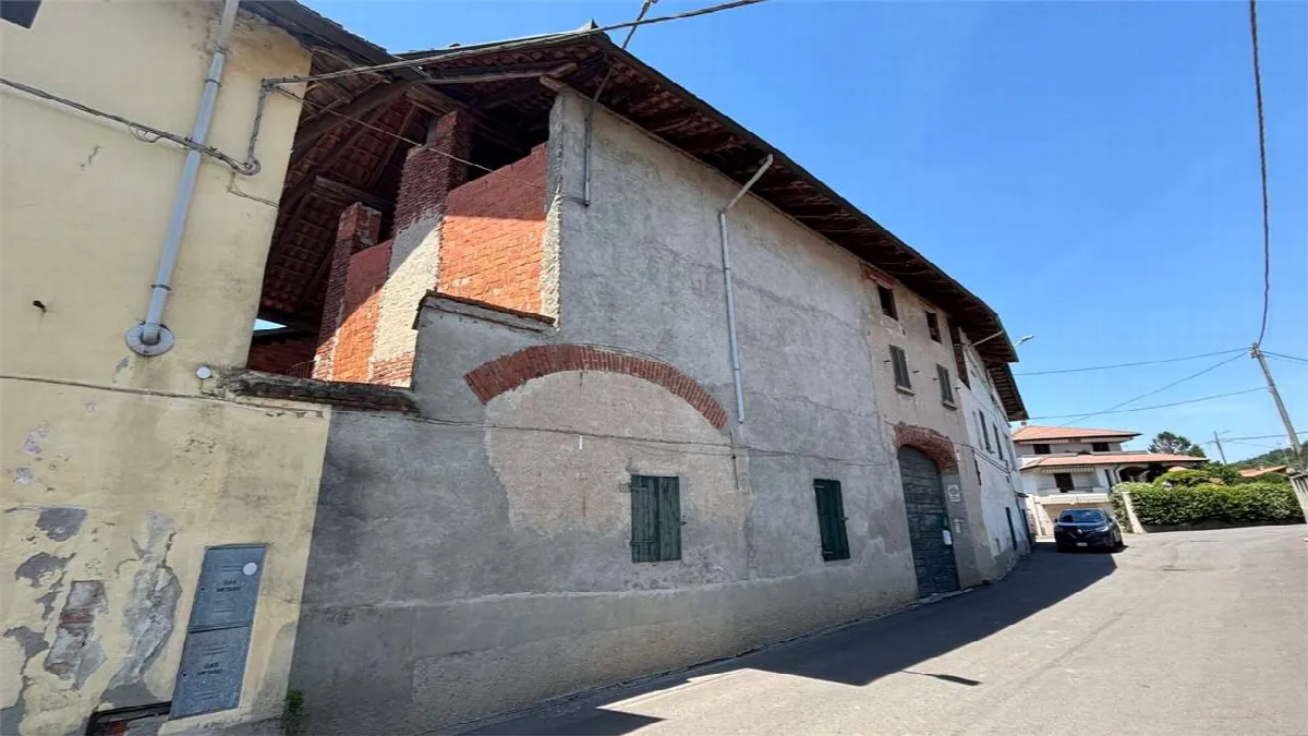 Rustico/Casale in vendita a Fara Novarese - foto 2