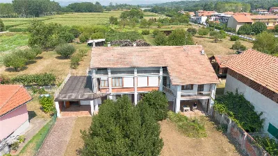 Villa in vendita a Fara Novarese - foto 1