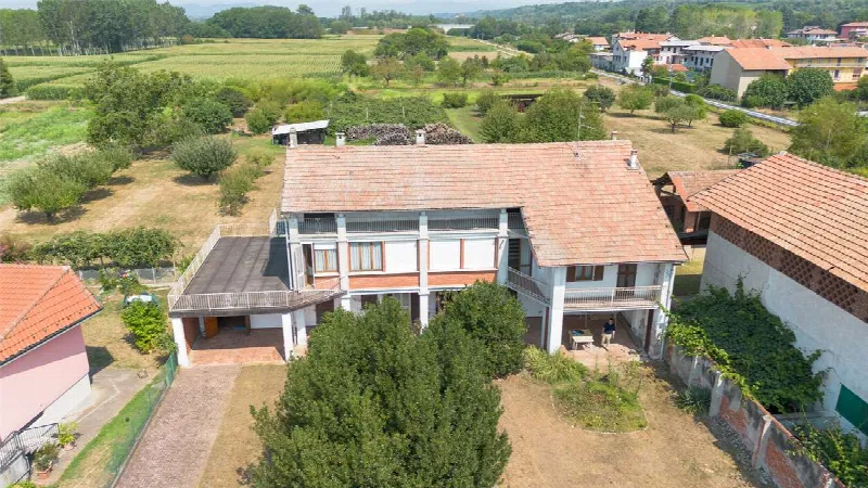 Villa in vendita a Fara Novarese - foto 1