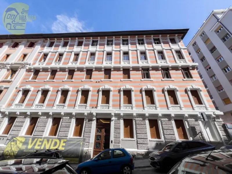 Appartamento in vendita a Trieste, Centro - foto 1