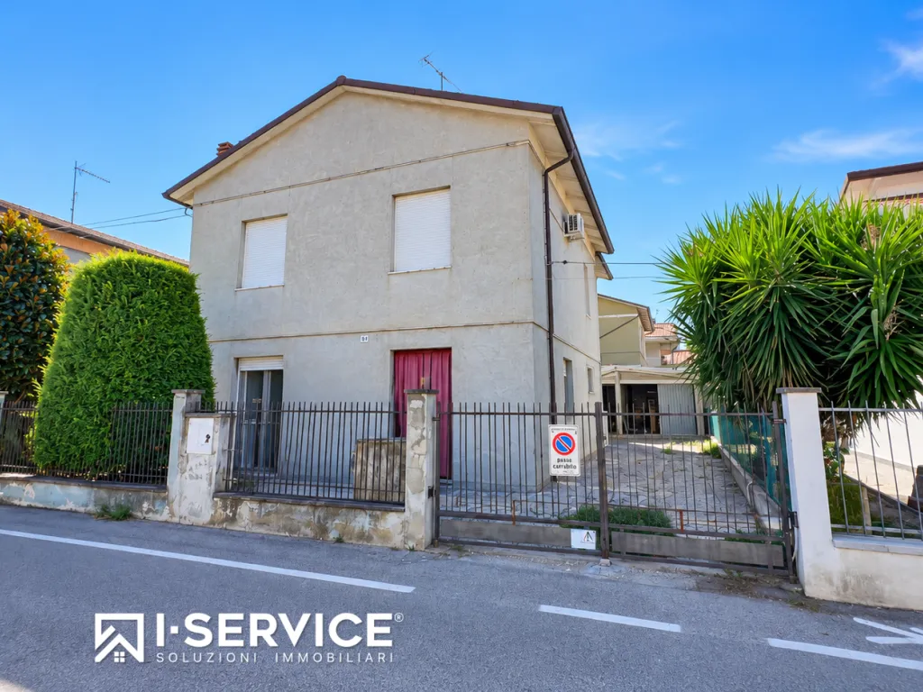 Casa Indipendente in vendita a Cesena, Sant'egidio, Vigne, Villa Chiaviche, Calabrina, Gattolino, San Giorgio - foto 2
