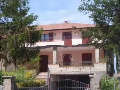 Casa Indipendente in vendita a Casina - foto 1