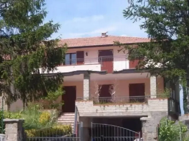 Casa Indipendente in vendita a Casina - foto 1