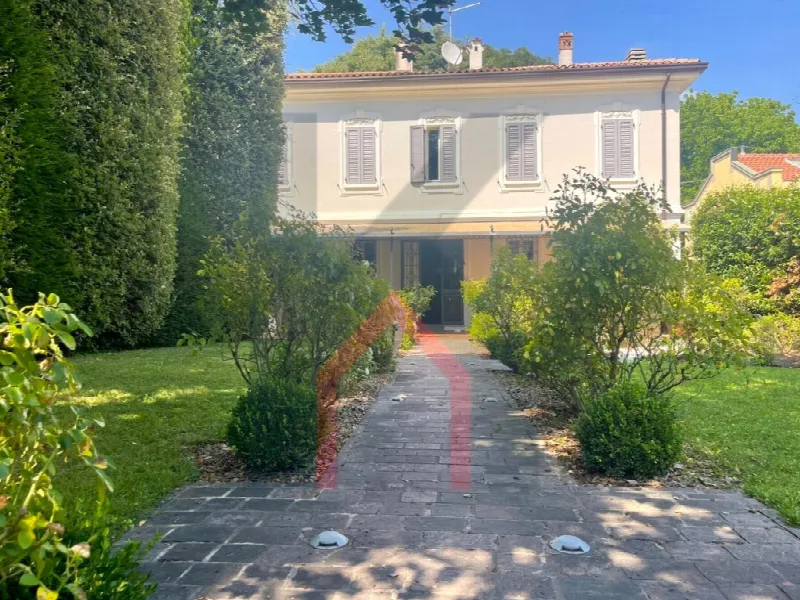 Casa Indipendente in vendita a Forlì, Centro - foto 1