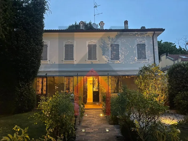 Casa Indipendente in vendita a Forlì, Centro - foto 2