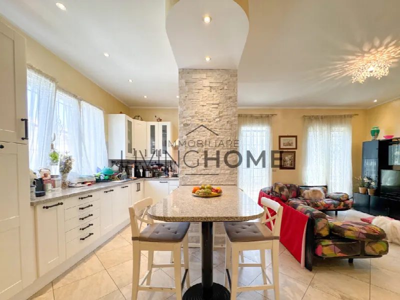 Casa Indipendente in vendita a Rimini, Via Covignano, Villaggio Azzurro, Fiera Vecchia - foto 1