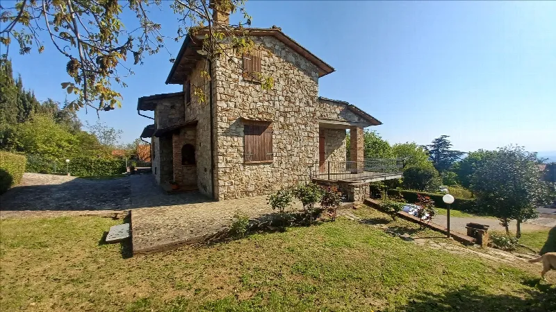 Villa in vendita a Sarteano - foto 1