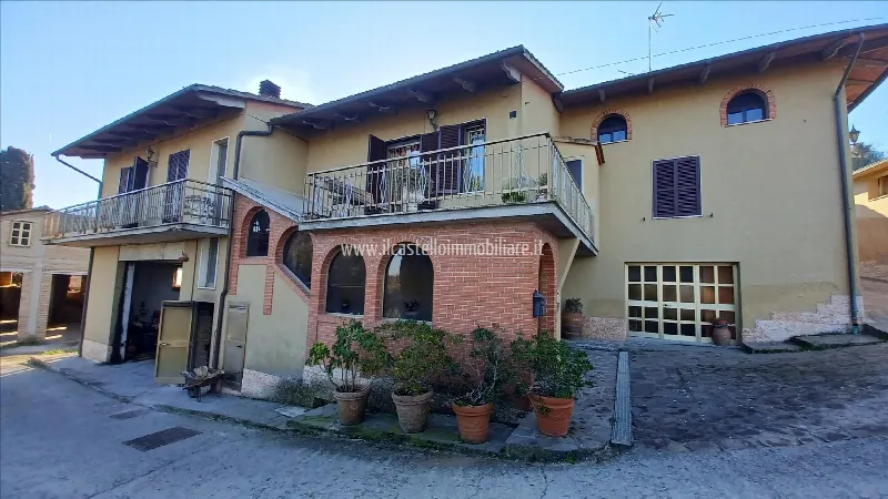 Rustico/Casale in vendita a Chiusi - foto 1