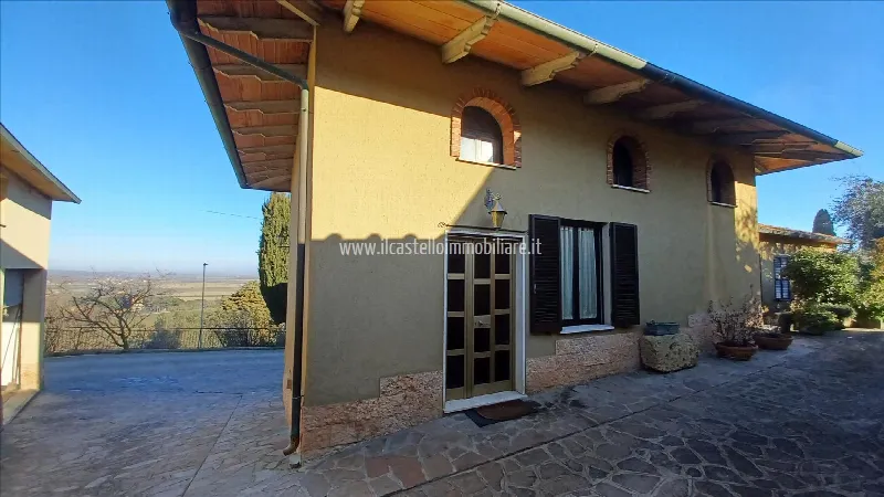 Rustico/Casale in vendita a Chiusi - foto 2