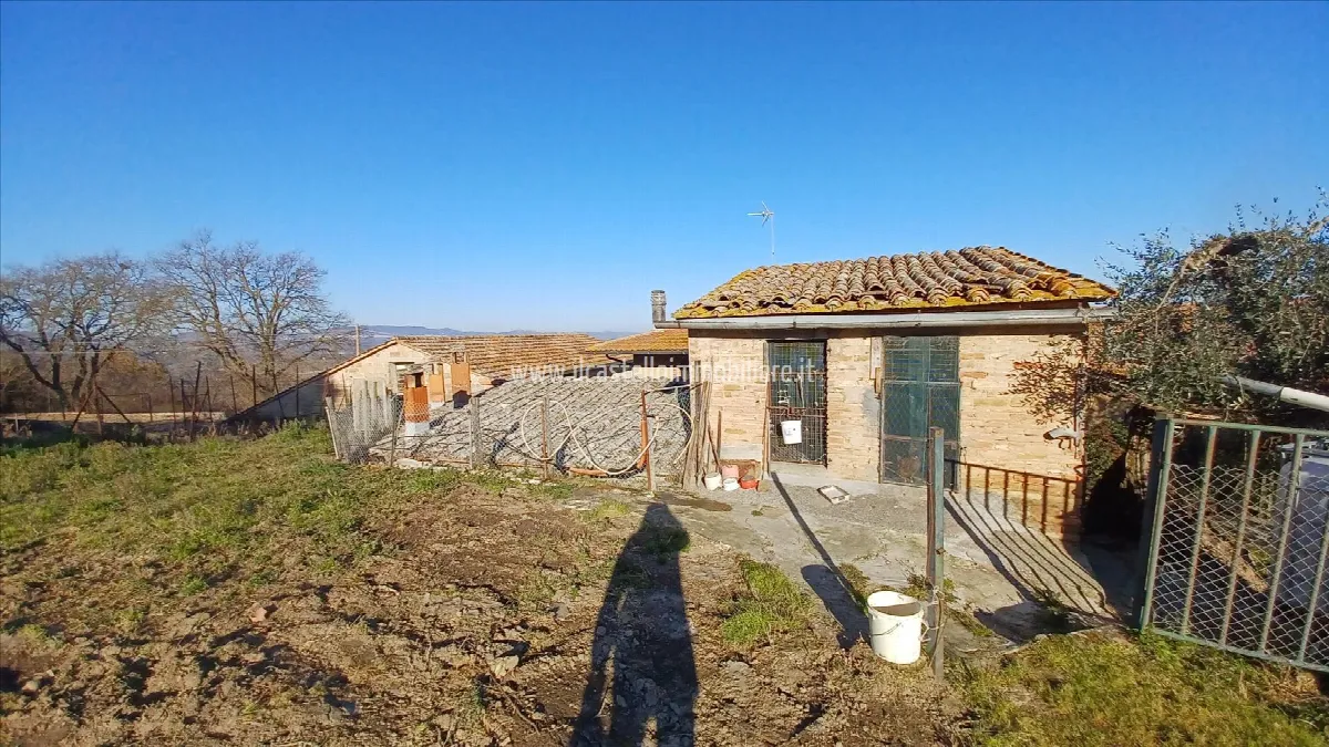 Rustico/Casale in vendita a Chiusi - foto 4