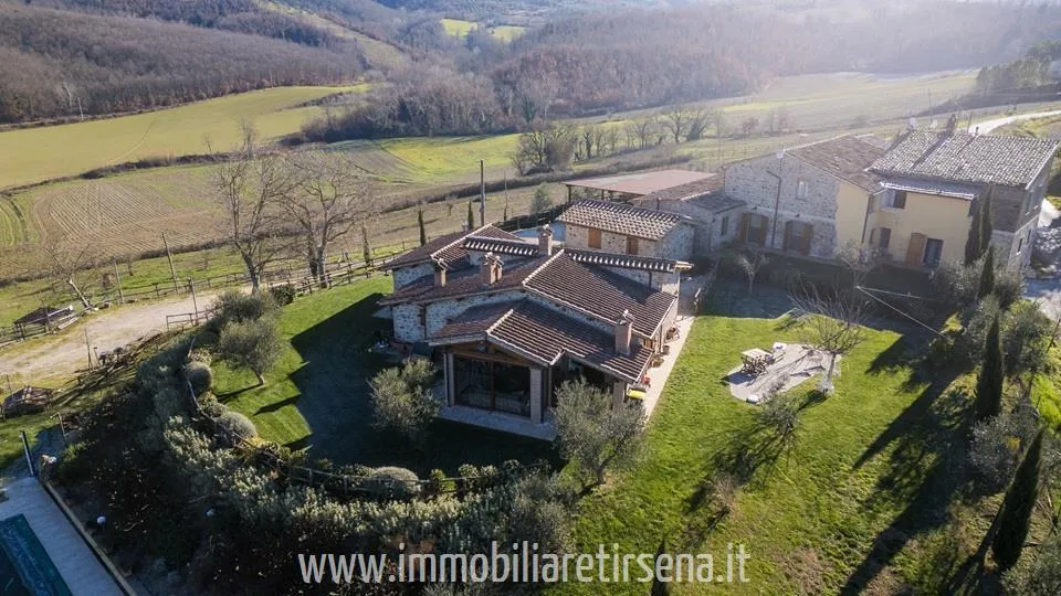 Rustico/Casale in vendita a Fabro - foto 3