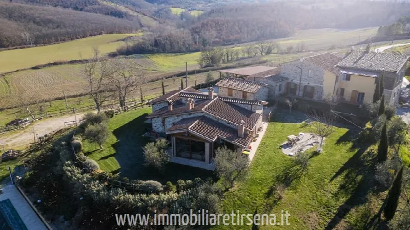 Rustico/Casale in vendita a Fabro - foto 3