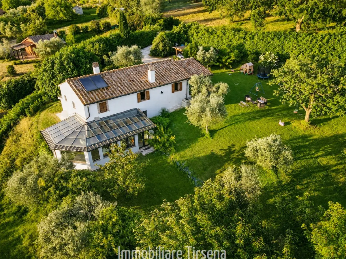 Rustico/Casale in vendita ad Amelia - foto 2