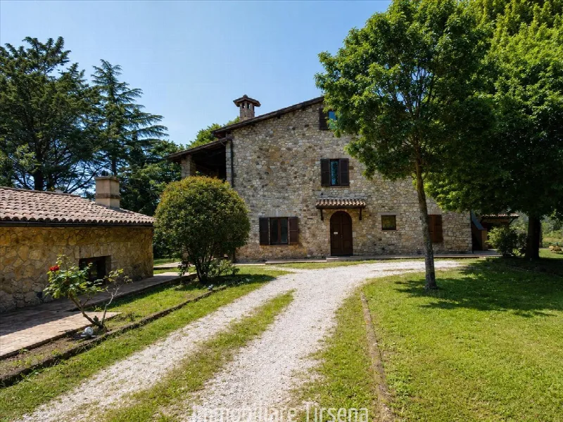 Rustico/Casale in vendita a Orvieto - foto 1