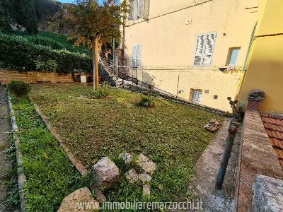 Appartamento in vendita a Siena, Fuori por... - foto 1