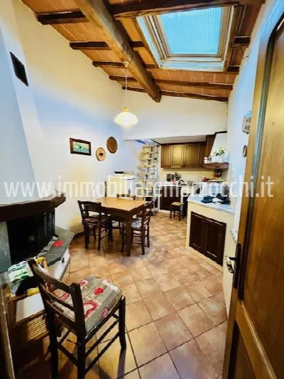 Appartamento in vendita a Siena, Scacciape... - foto 1