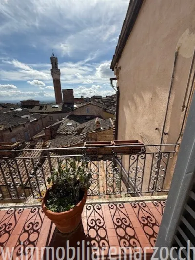 Appartamento in vendita a Siena, Centro st... - foto 1