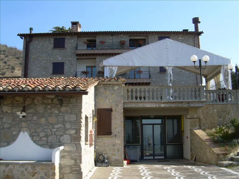 Rustico/Casale in vendita a Fabro - foto 2