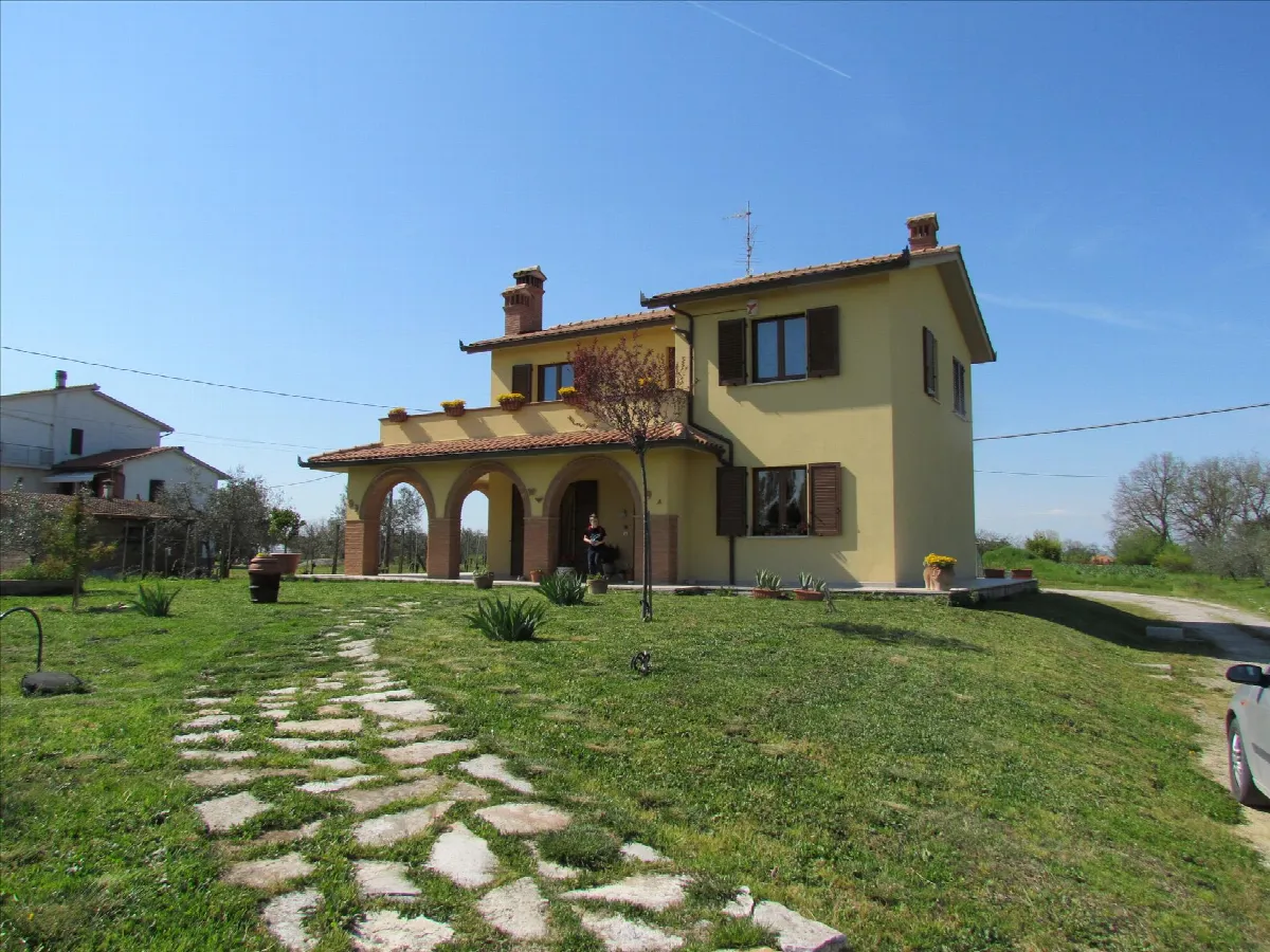 Villa in vendita a Castiglione del Lago - foto 2