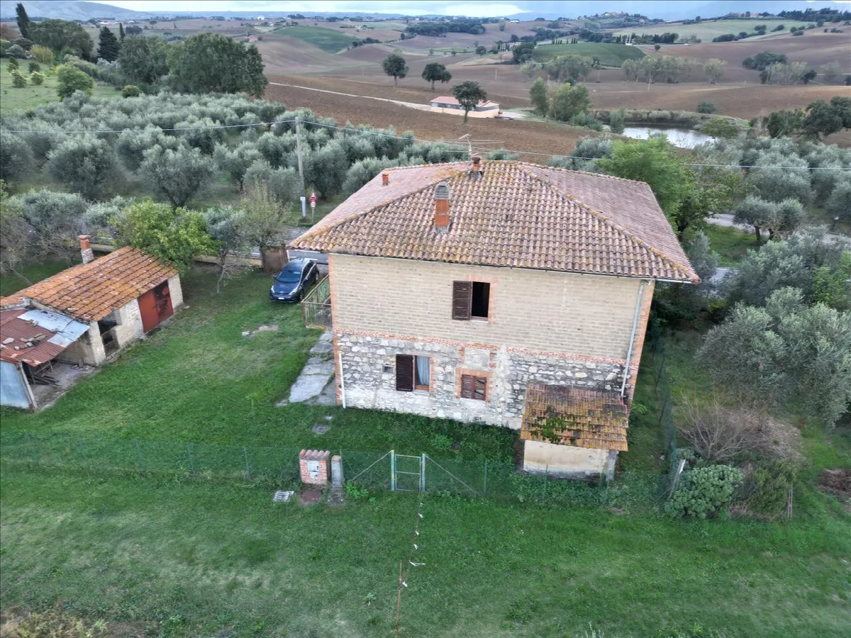 Casa Indipendente in vendita a Castiglione del Lago - foto 3