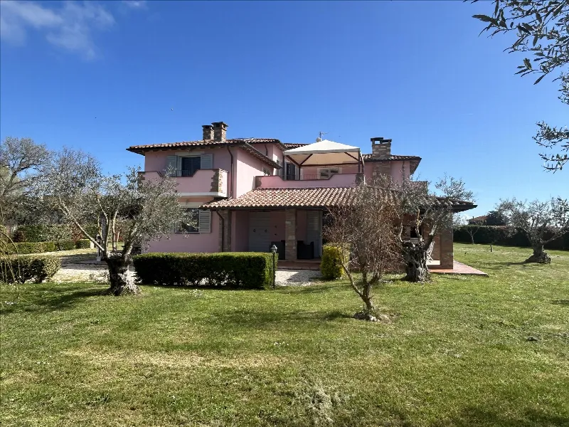 Villa in vendita a Castiglione del Lago - foto 1