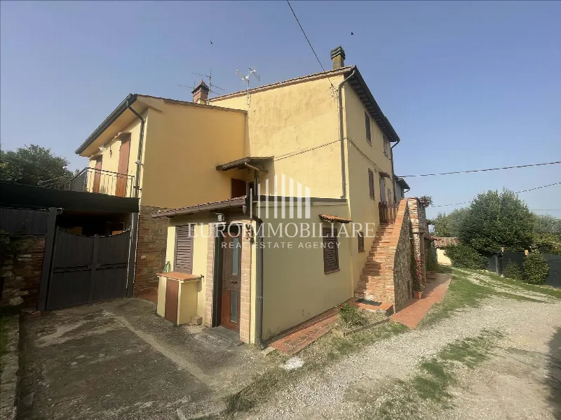 Casa Indipendente in vendita a Castiglione del Lago - foto 1