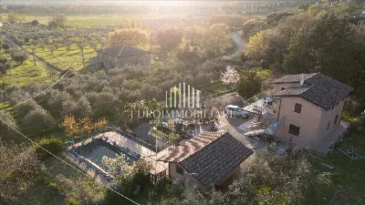 Villa in vendita a Passignano sul Trasimen... - foto 2