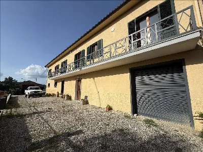 Casa Indipendente in vendita a Lucignano - foto 1