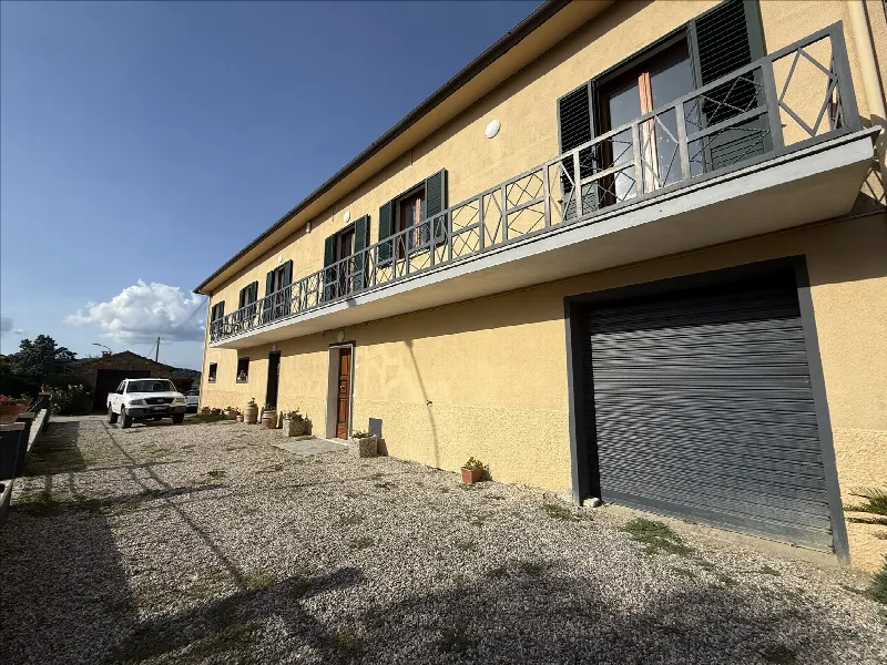 Casa Indipendente in vendita a Lucignano - foto 1