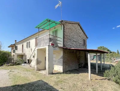 Casa Indipendente a Castiglione del Lago