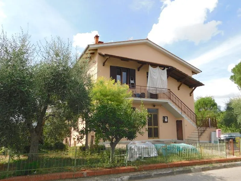 Casa Indipendente in vendita a Castiglione del Lago - foto 1