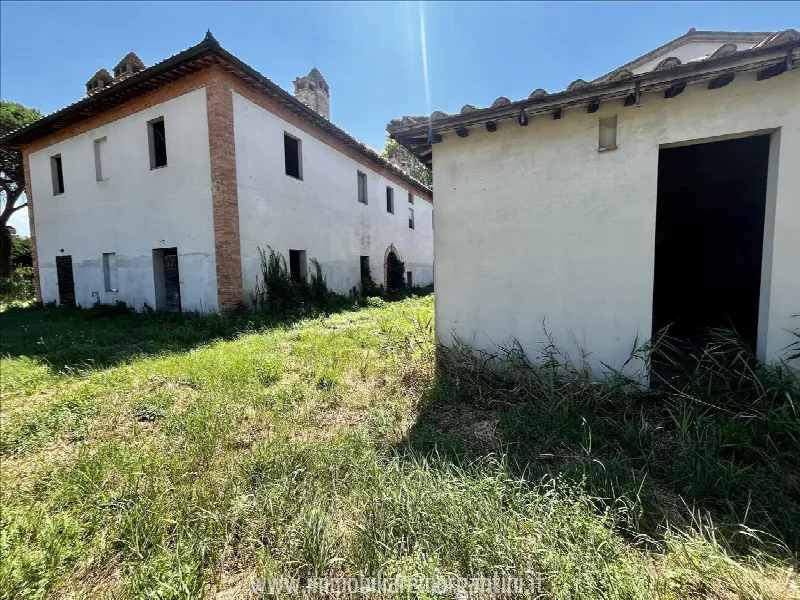 Rustico/Casale in vendita a Chiusi - foto 2