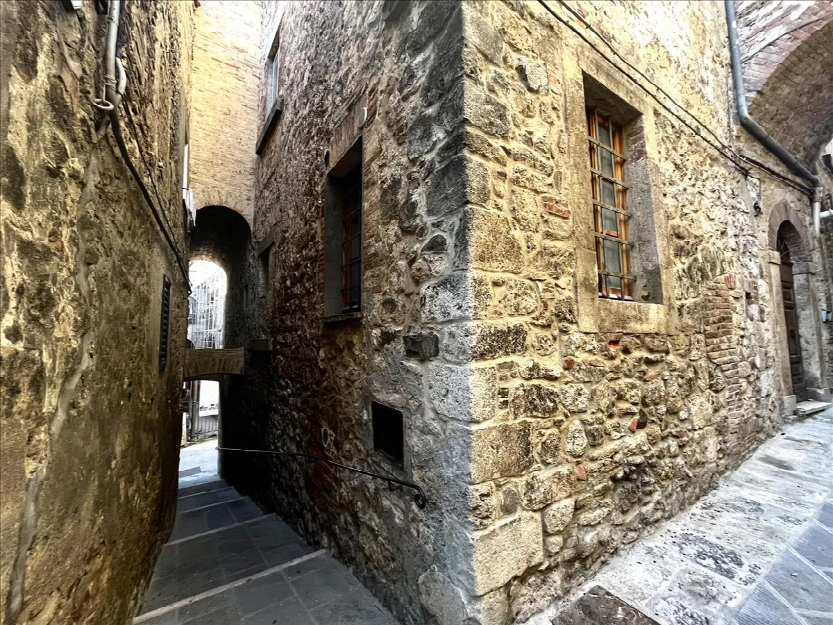 Palazzo/Stabile in vendita a Sarteano - foto 2