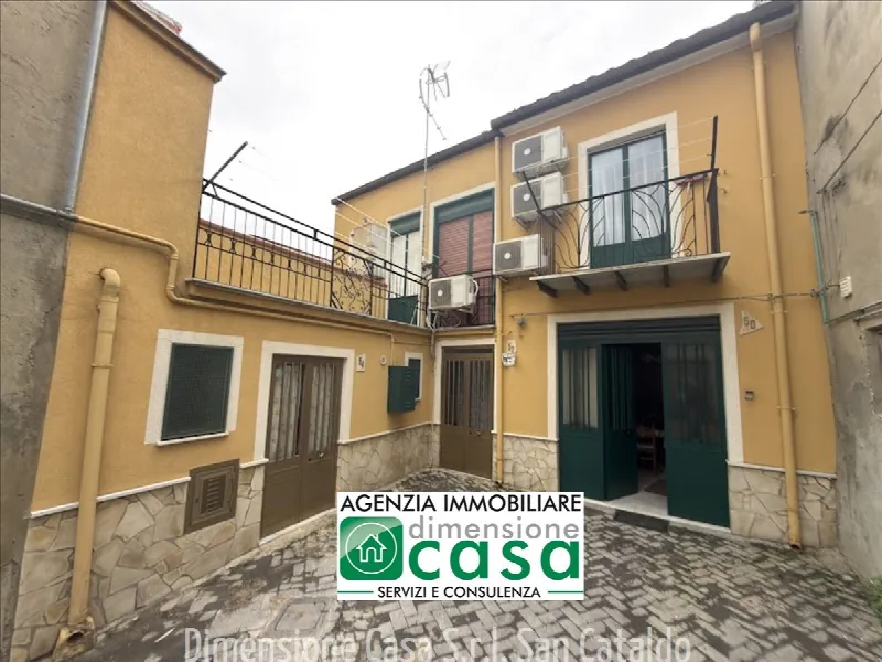 Casa Indipendente in vendita a San Cataldo - foto 1