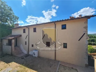 Rustico/Casale in vendita a Sovicille - foto 1