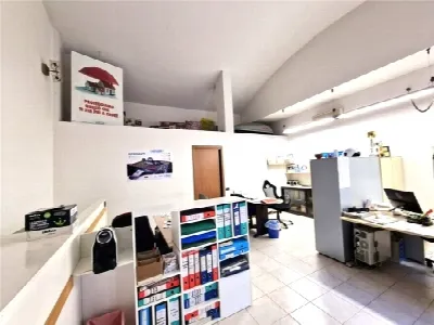 Ufficio in vendita a Firenze, L'isolotto - foto 2