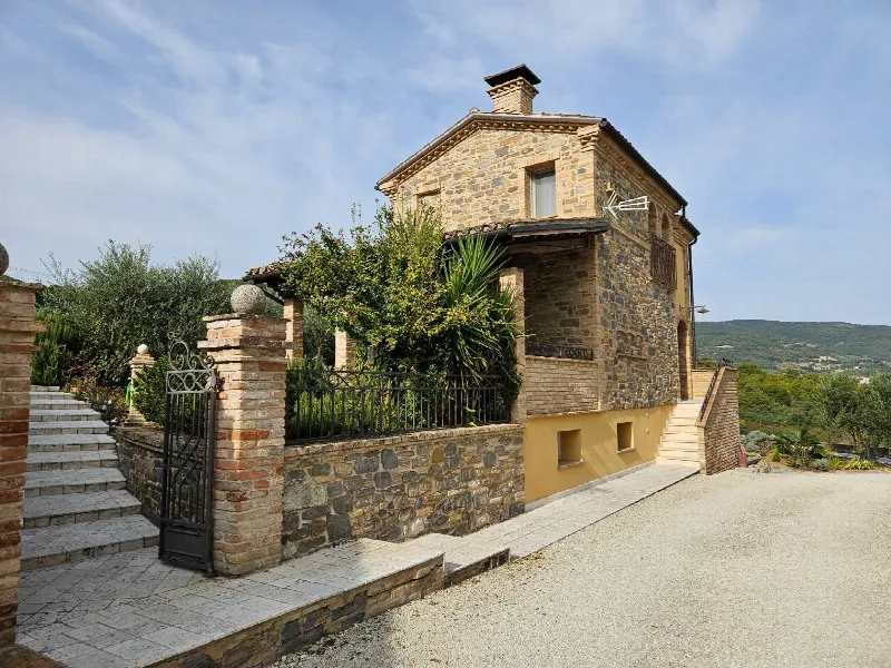 Rustico/Casale in vendita a Caldarola - foto 8