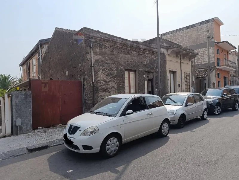 Casa Indipendente in vendita a Fiumefreddo di Sicilia - foto 1