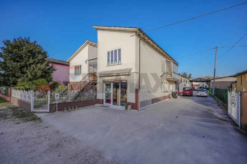 Villa in vendita a Castelmassa - foto 1